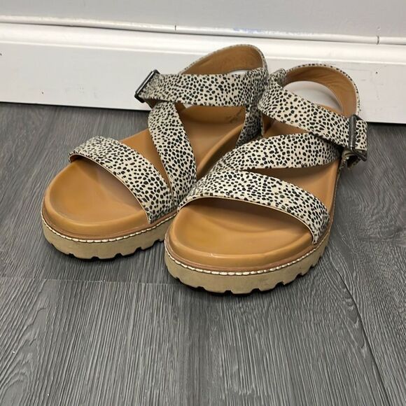 Universal Thread Lug Sole Sandals Leopard Print Animal Print Strap Size 11 - Picture 4 of 8